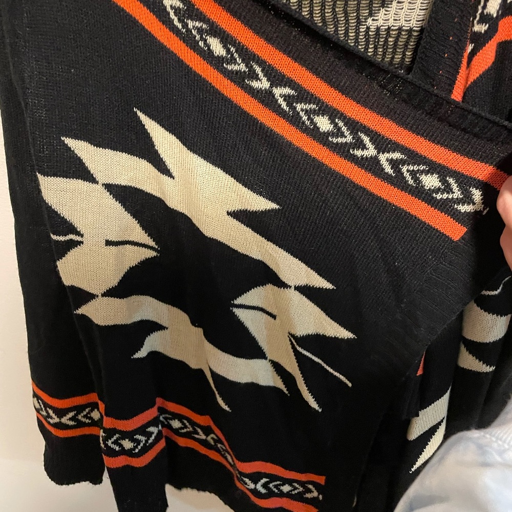 Forever 21 Patterned Cardigan - Picture 2 of 4